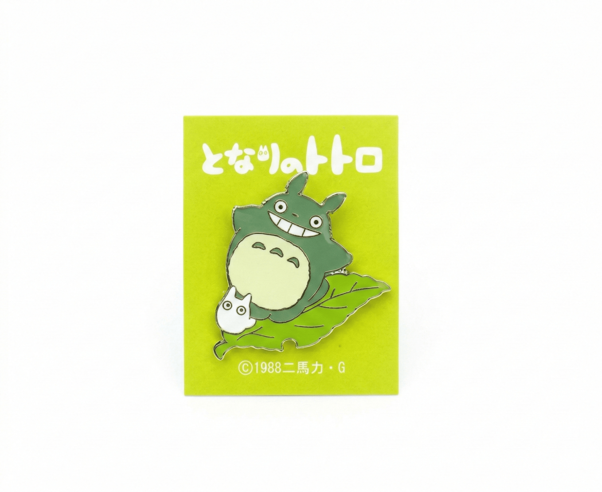 Studio Ghibli My Neighbor Totoro Pin Badge – Big Totoro on Leaf