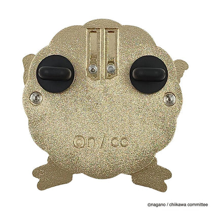 Large Gimmick Pin Badge Hachiware – Chiikawa - Otaku Collectives