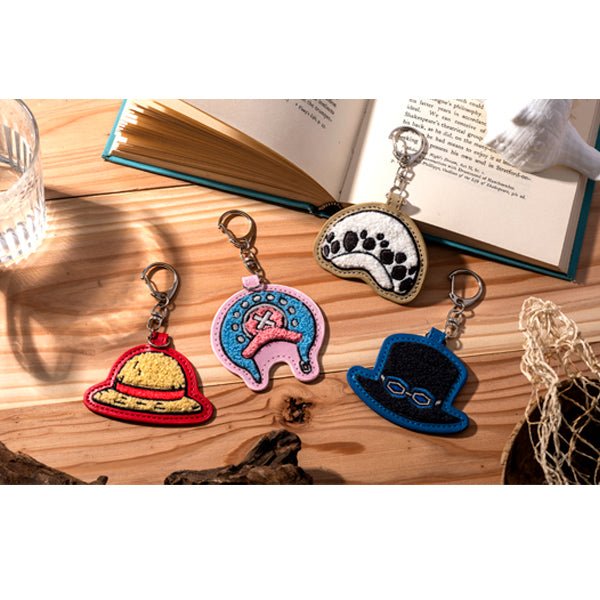 [One Piece] Sagara Embroidery Keychain Chopper - Otaku Collectives