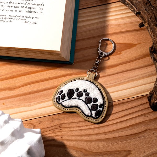 [One Piece] Sagara Embroidery Keychain Trafalgar Law - Otaku Collectives