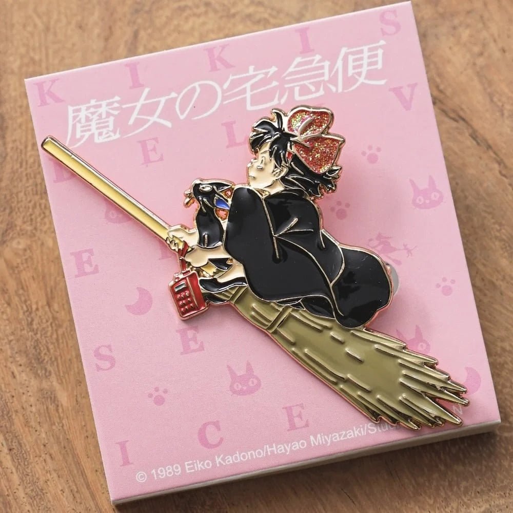 [Studio Ghibli] Kiki's Delivery Service Brooch – Kiki with Sparkly Bow Metal Collectible - Otaku Collectives
