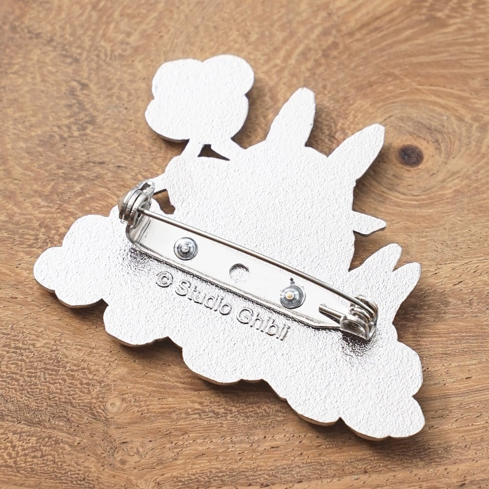[Studio Ghibli] My Neighbor Totoro Brooch – Large and Small Totoro Flower Field Metal Collectible - Otaku Collectives