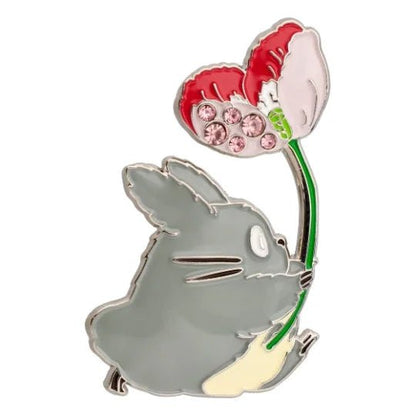 [Studio Ghibli] My Neighbor Totoro Brooch – Totoro with Flower Metal Collectible - Otaku Collectives